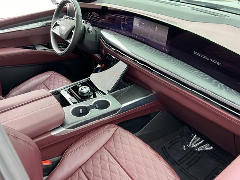 Used 2026 Cadillac Escalade ESV Sport w/ Touring Package image 46