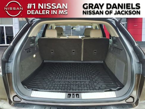 Used 2020 Lincoln Nautilus Reserve w/ Equipment Group 202A image 8