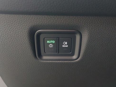 Certified 2026 Porsche Cayenne AWD/4WD image 28