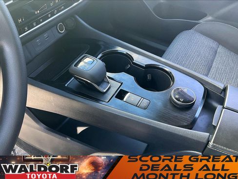 Used 2022 Nissan Rogue SV image 22