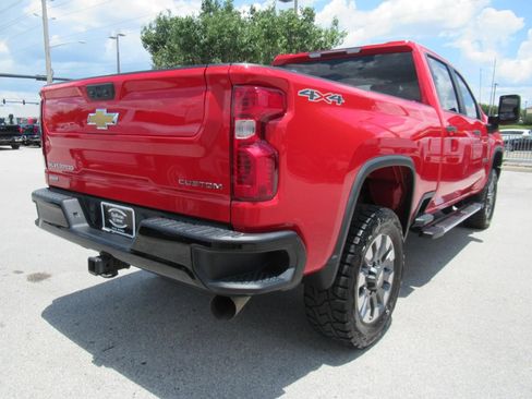 Used 2022 Chevrolet Silverado 2500 Custom w/ Custom Convenience Package AWD/4WD image 7
