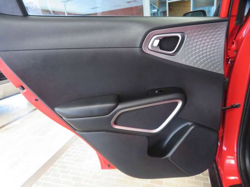 Used 2020 Kia Soul LX image 16
