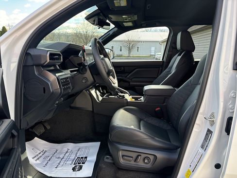 Used 2025 Toyota 4Runner TRD Off-Road Premium image 13