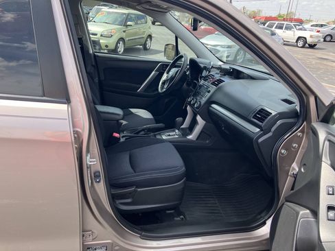 Used 2015 Subaru Forester 2.5i Premium w/ All-Weather Package AWD/4WD image 31