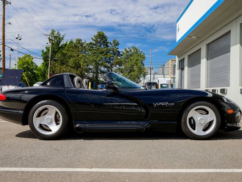 Used 1995 Dodge Viper RT/10 image 47