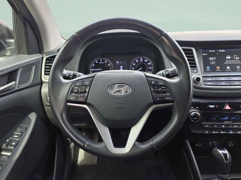 Used 2018 Hyundai Tucson Value FWD image 17