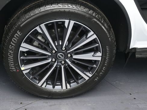 New 2026 Nissan Pathfinder Platinum image 5