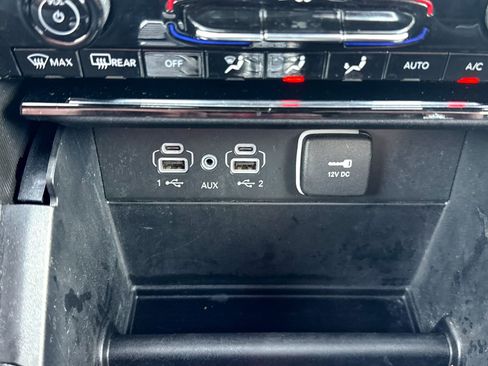 Used 2025 Jeep Grand Cherokee L Limited image 39