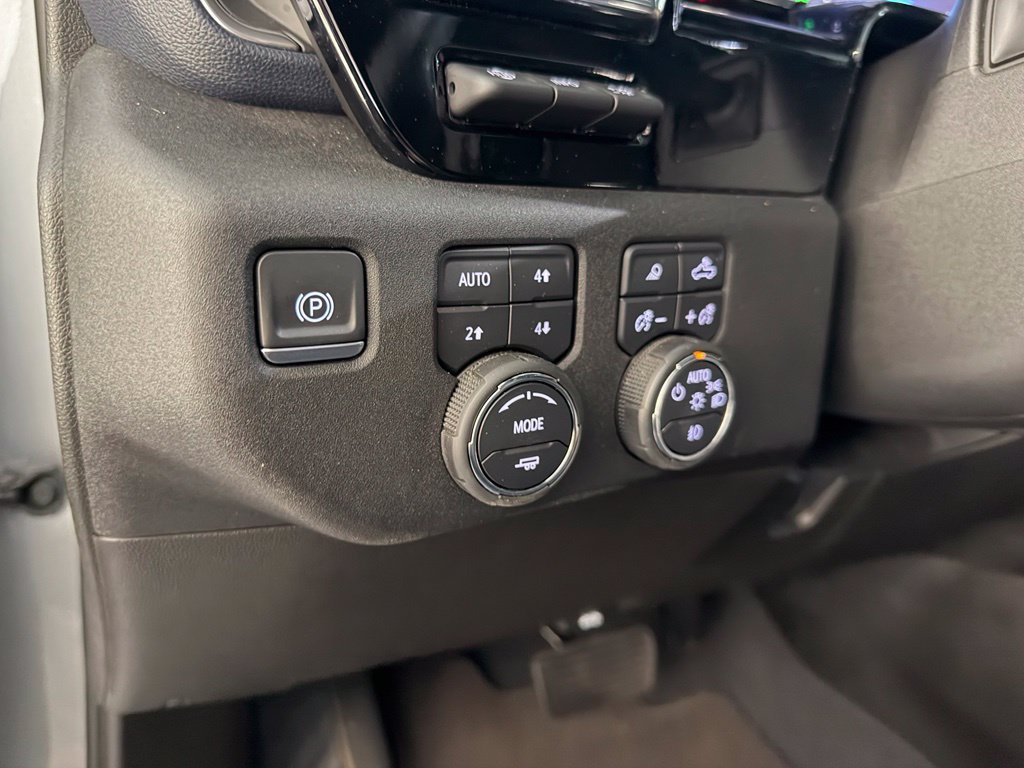 Used 2024 Chevrolet Silverado 2500 High Country w/ Technology Package AWD/4WD image 6