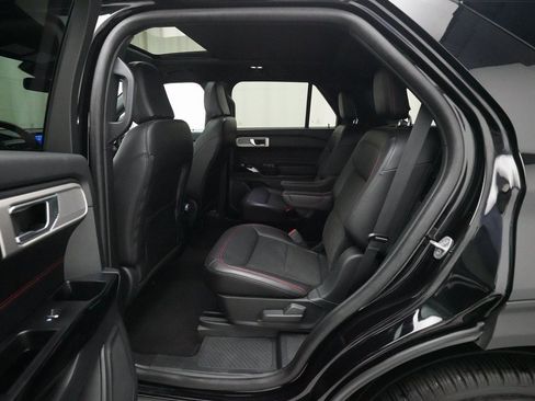 Used 2023 Ford Explorer ST-Line w/ Class IV Trailer Tow Package image 16