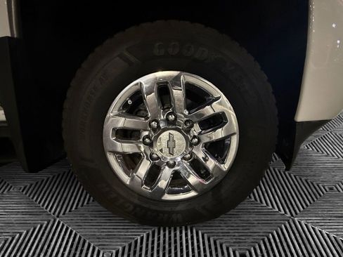 Used 2018 Chevrolet Silverado 3500 LTZ image 11