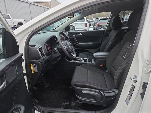 Used 2018 Kia Sportage LX image 14
