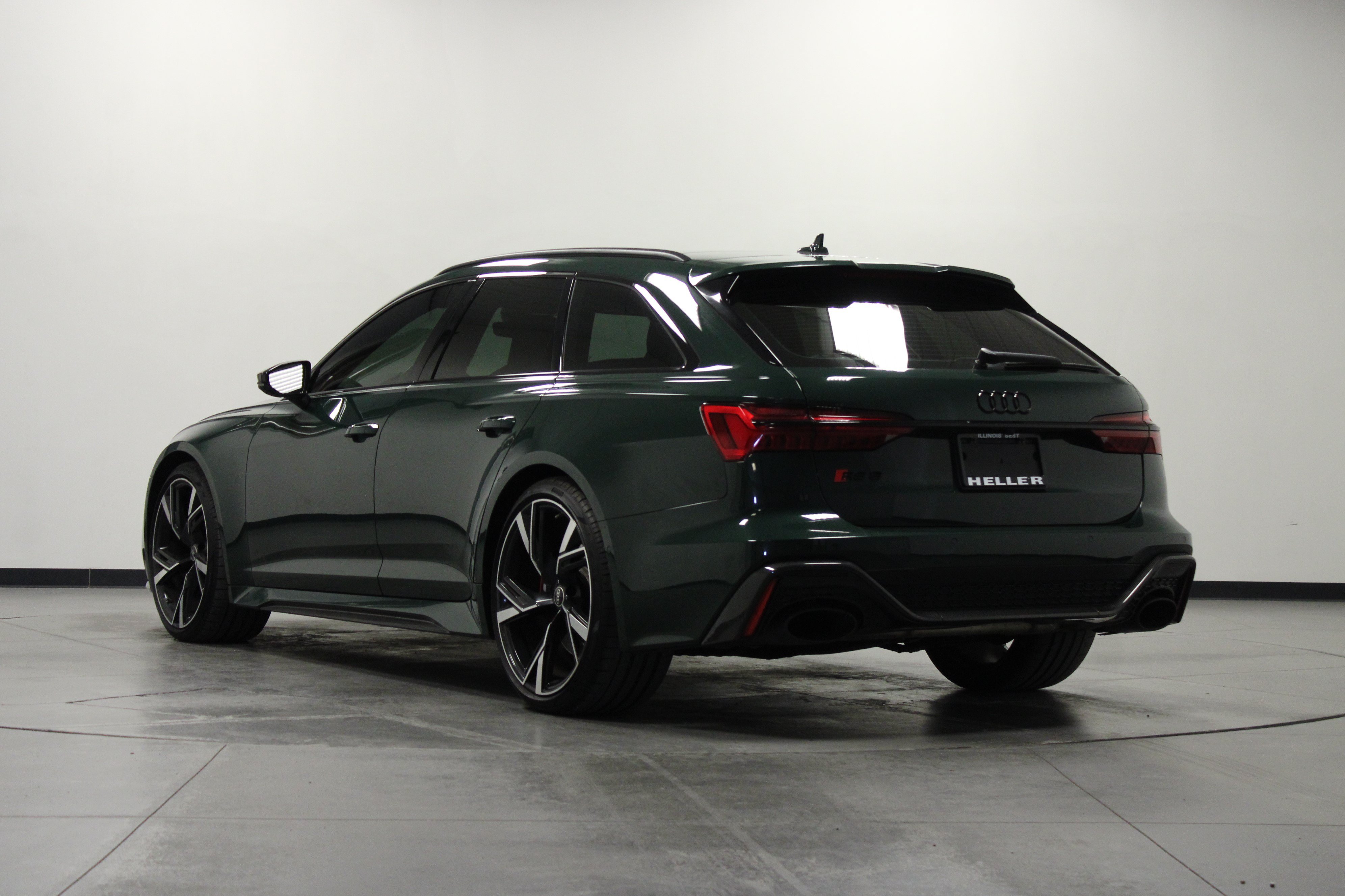 Used 2023 Audi RS 6 AWD/4WD image 6