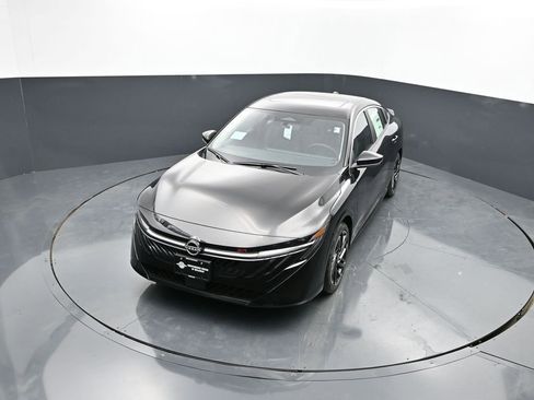 New 2026 Nissan Sentra SR w/ SR Premium Package FWD image 15