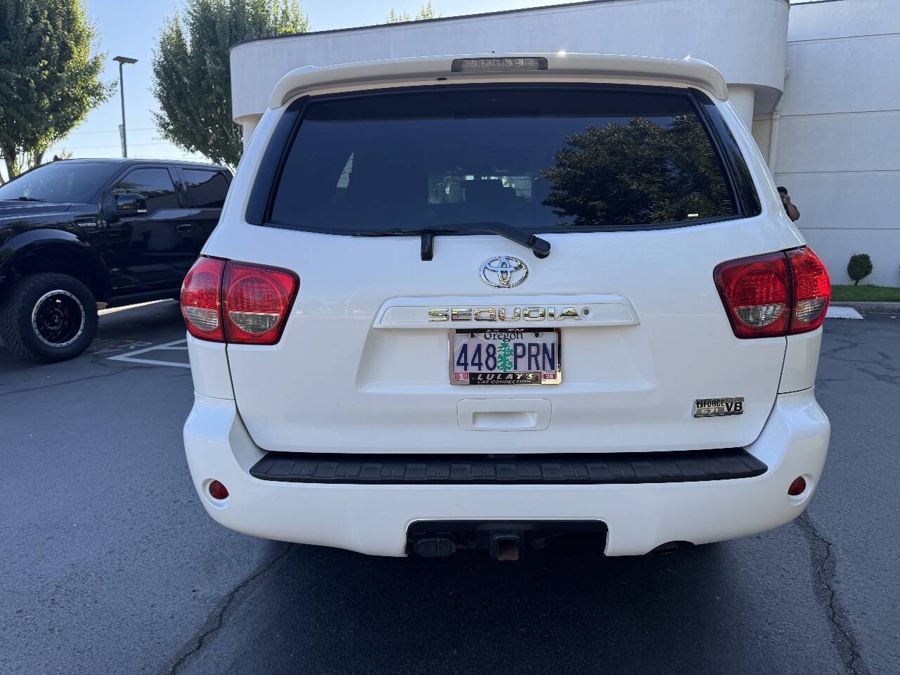 Used 2016 Toyota Sequoia SR5 AWD/4WD image 4