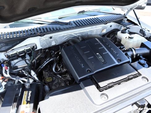Used 2014 Lincoln Navigator L 2WD image 23