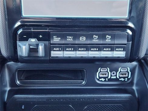 Used 2024 RAM 2500 Limited image 14