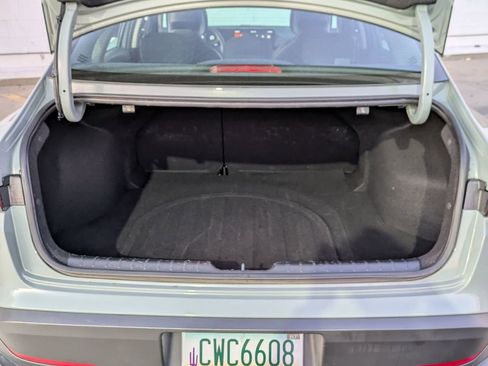 Used 2025 Kia K4 LXS image 26