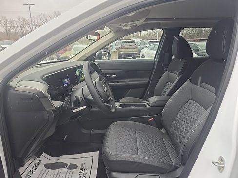 New 2026 Nissan Kicks SV image 9