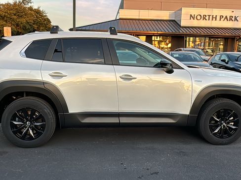 Certified 2025 MAZDA CX-50 2.5 Hybrid w/ Cargo Package image 9