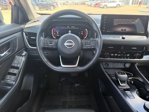 Used 2024 Nissan Rogue SL w/ SL Premium Package AWD/4WD image 15