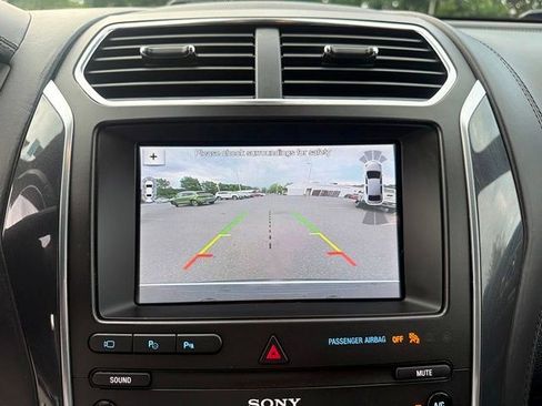 Used 2019 Ford Explorer Platinum AWD/4WD image 27