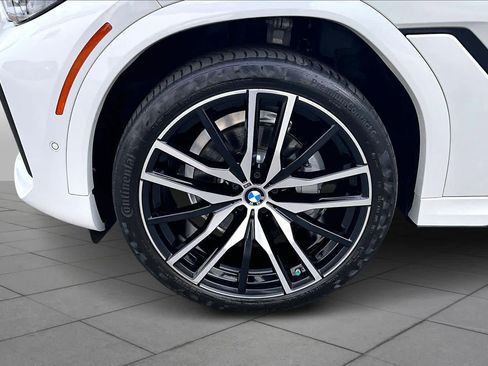 Used 2022 BMW X6 xDrive40i w/ Executive Package image 10