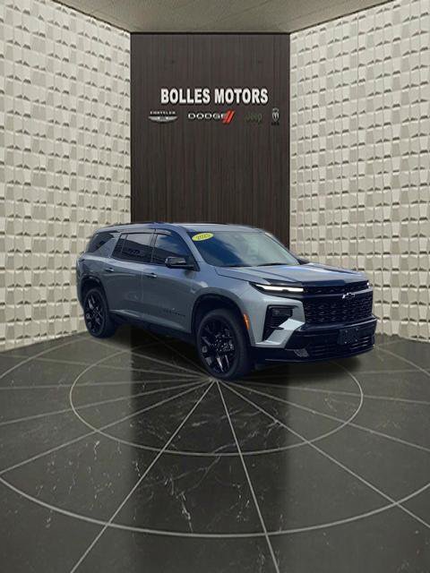 Used 2025 Chevrolet Traverse RS AWD/4WD image 2