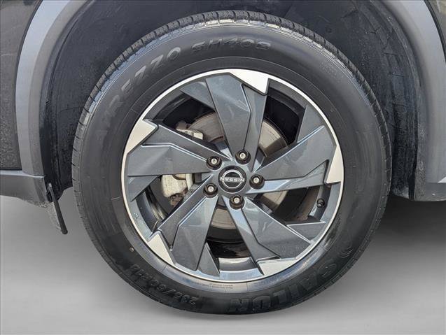 Used 2024 Nissan Rogue SV AWD/4WD image 9