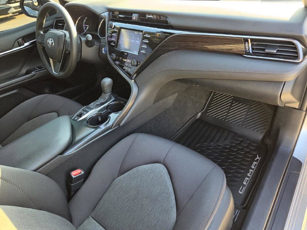 Used 2020 Toyota Camry LE FWD image 8