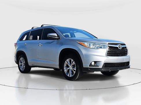 Used 2015 Toyota Highlander Plus image 3