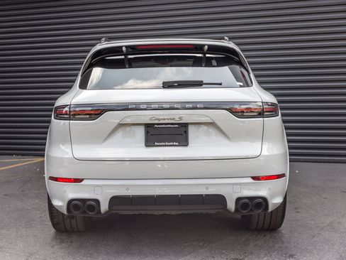Certified 2023 Porsche Cayenne S AWD/4WD image 9