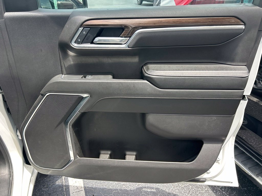 Used 2025 Chevrolet Silverado 1500 LT RWD image 38