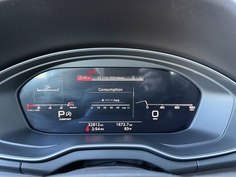 Used 2023 Audi Q5 2.0T Prestige w/ Prestige Package image 18