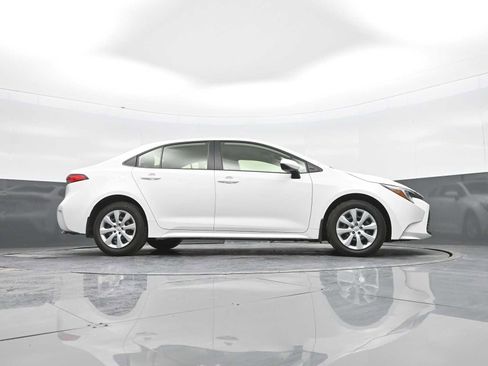 Used 2024 Toyota Corolla LE image 39