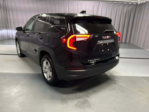 Used 2024 GMC Terrain SLE image 5