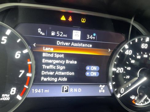 Used 2021 Nissan Titan SV w/ SV Convenience Package image 15