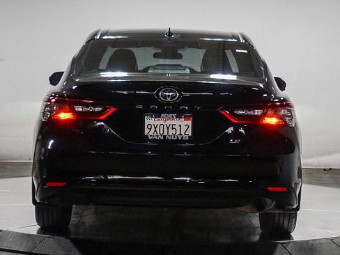 Certified 2022 Toyota Camry LE image 9