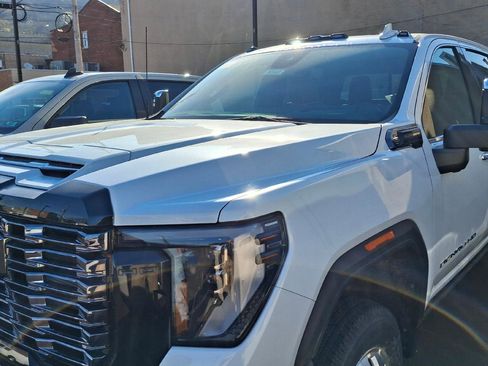 New 2026 GMC Sierra 3500 Denali Ultimate AWD/4WD image 3