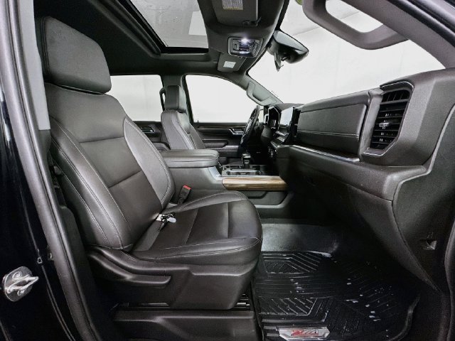 Used 2024 Chevrolet Silverado 1500 RST AWD/4WD image 29