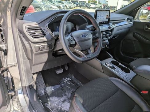 Used 2025 Ford Escape ST-Line image 5