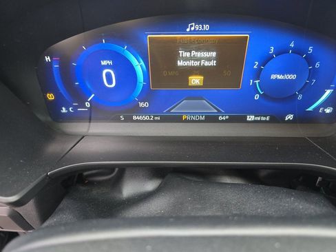 Used 2020 Ford Escape Titanium image 7