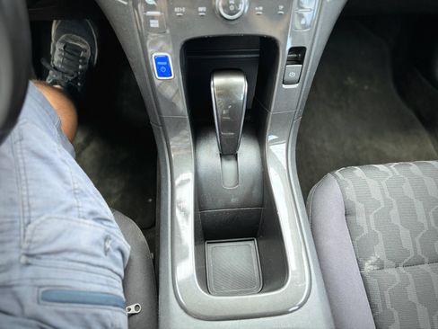 Used 2014 Chevrolet Volt FWD image 41