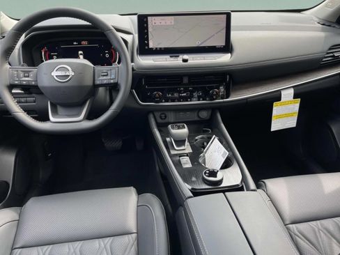 New 2026 Nissan Rogue Platinum AWD/4WD image 10