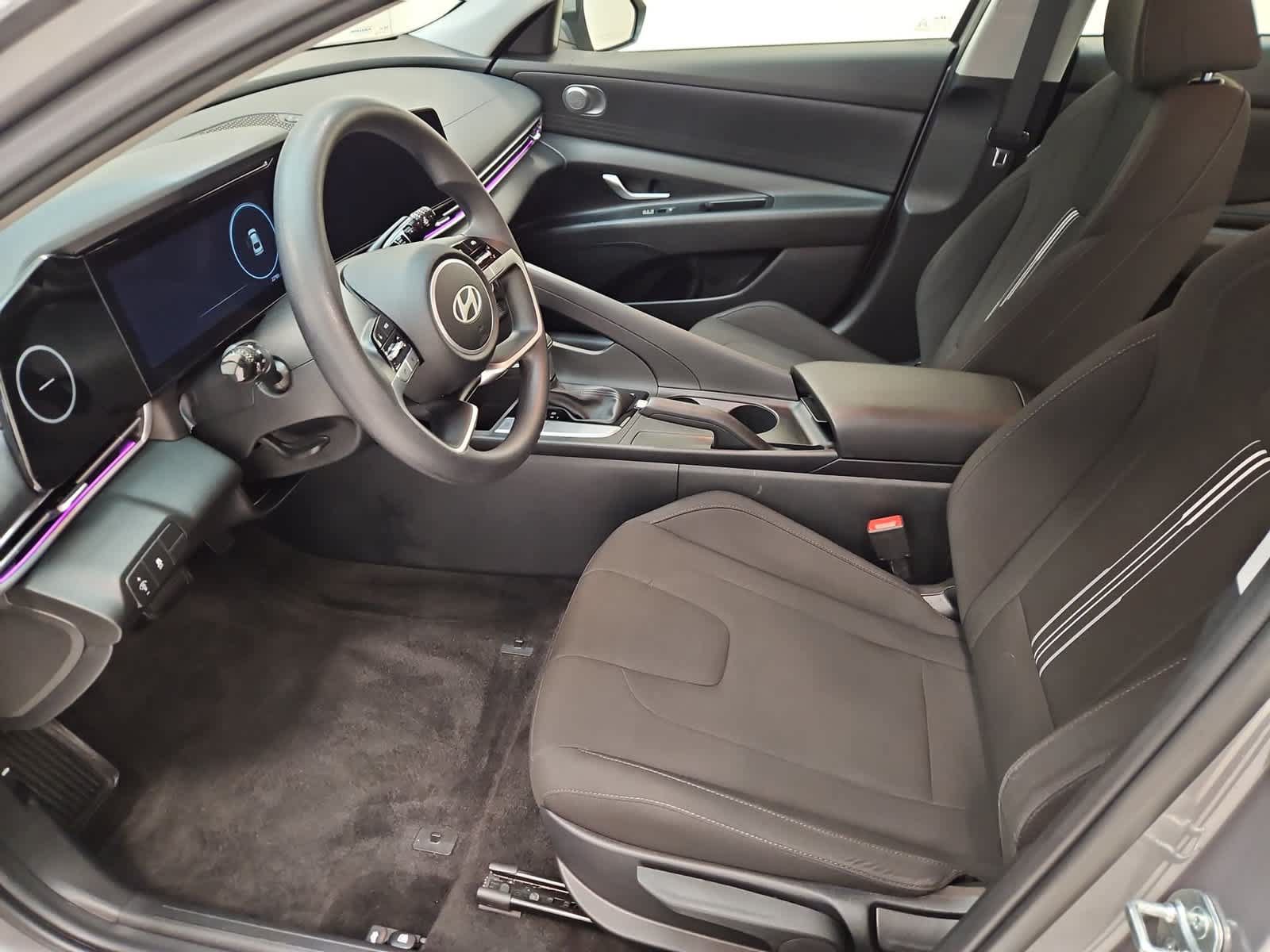 Used 2024 Hyundai Elantra SEL FWD image 17