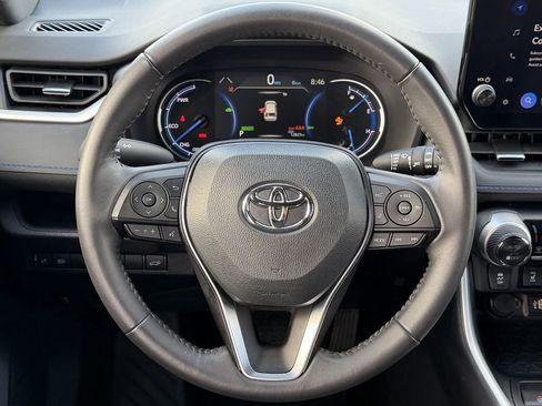 Used 2025 Toyota RAV4 XSE AWD/4WD image 14