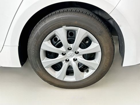 Used 2024 Toyota Corolla LE FWD image 11