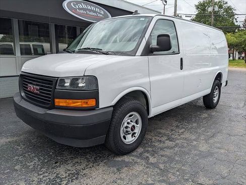 Used 2022 GMC Savana 2500 RWD image 1