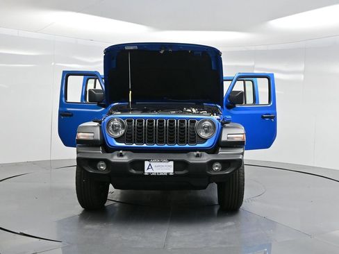 Used 2025 Jeep Wrangler Sport image 48