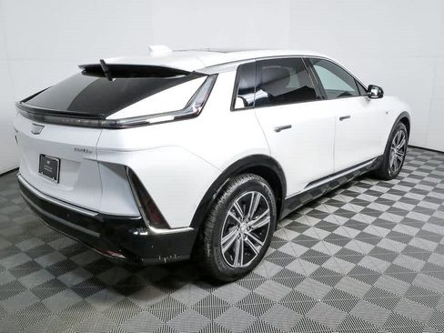 Certified 2025 Cadillac Lyriq Luxury w/ LPO, Floor Liner Package AWD/4WD image 3